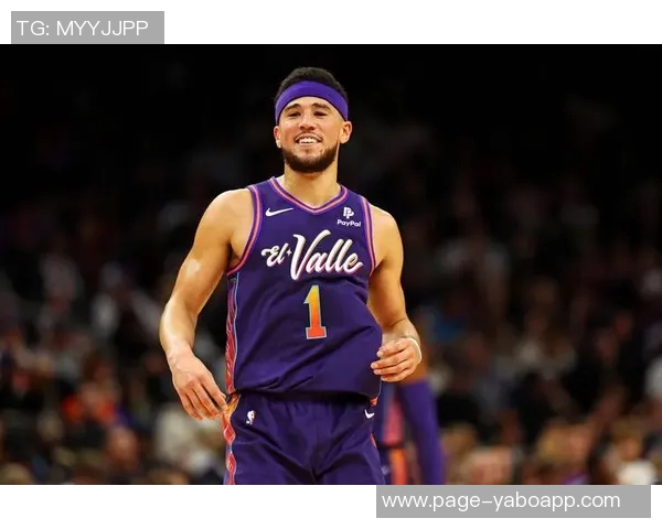 布克首节失准后强势反弹半场贡献13分4助攻助队逆转局势 布克首节失准后强势反弹半场贡献13分4助攻助队逆转局势